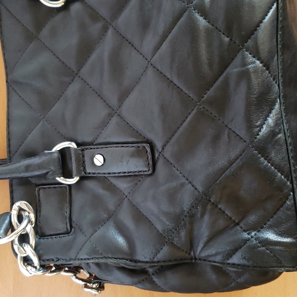 MICHAEL KORS BLACK QUILTED LEATHER HANDBAG - Picture 6 of 8